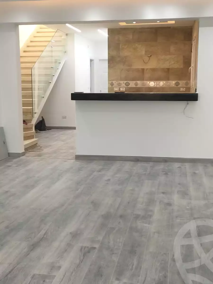 https://aqarmap.com.eg/en/listing/4200199-for-rent-cairo-new-cairo-compounds-mountain-view-hyde-park