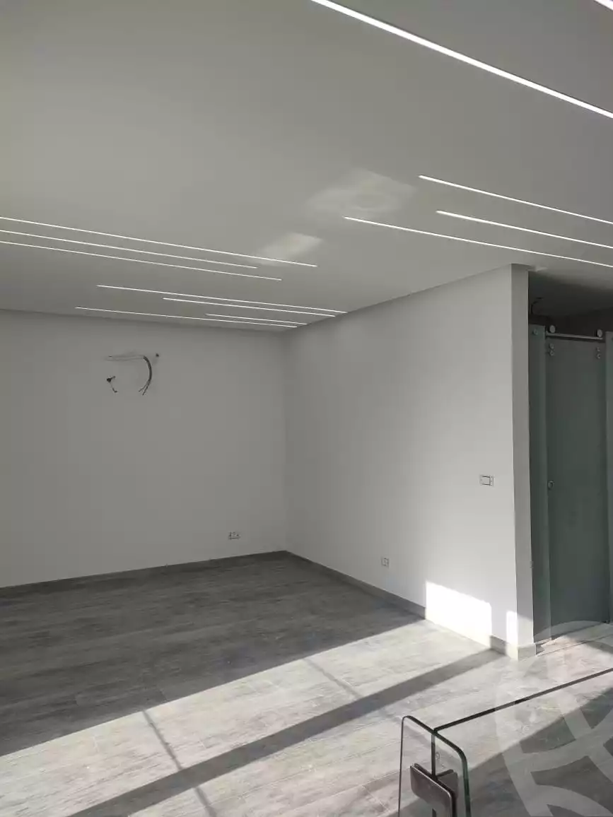 https://aqarmap.com.eg/en/listing/4200199-for-rent-cairo-new-cairo-compounds-mountain-view-hyde-park