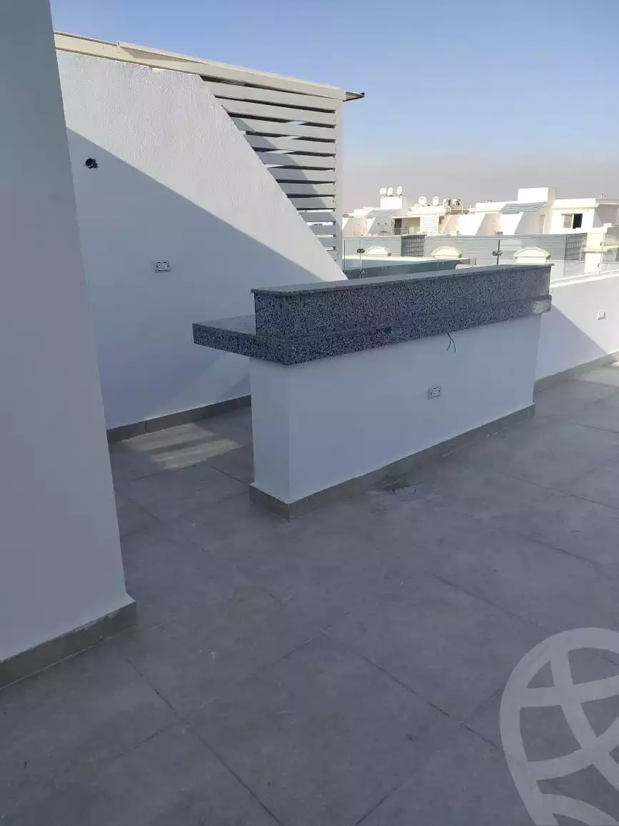 https://aqarmap.com.eg/en/listing/4200199-for-rent-cairo-new-cairo-compounds-mountain-view-hyde-park