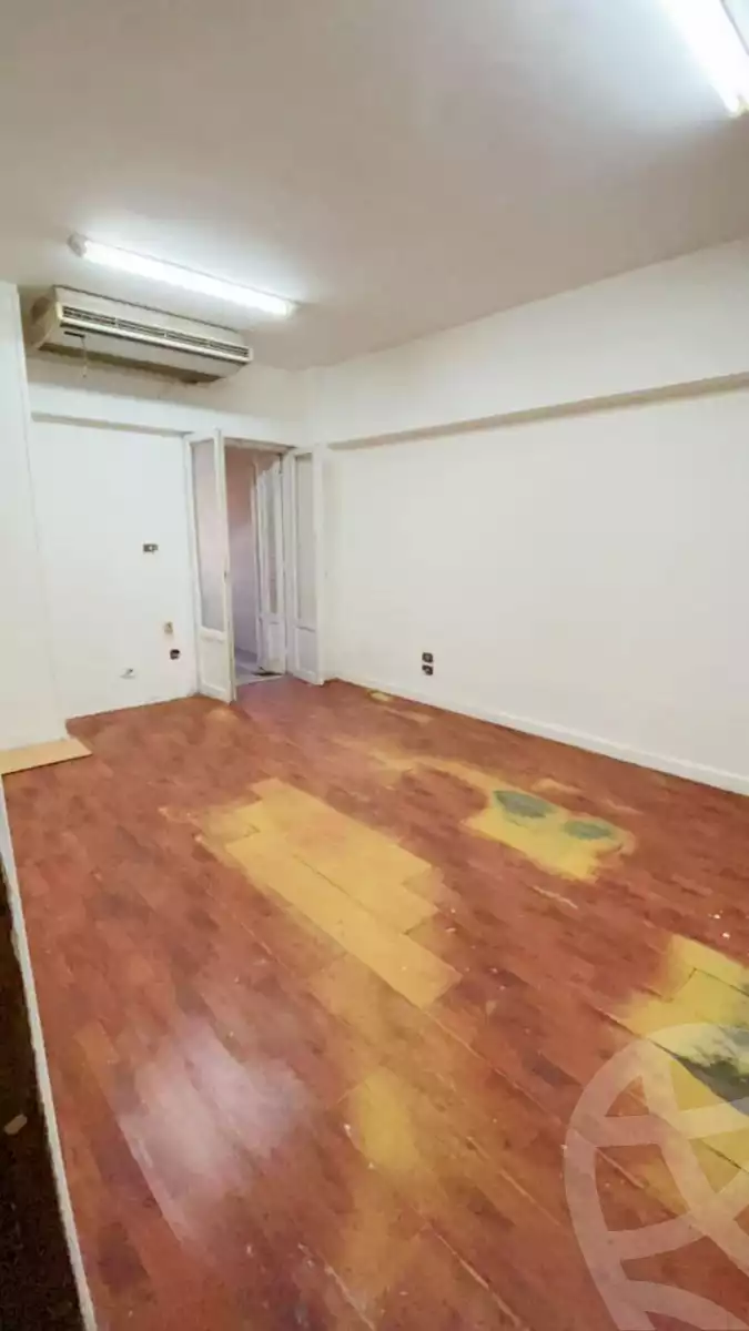 https://aqarmap.com.eg/en/listing/4212142-for-rent-cairo-downtown-bab-el-loaa-magles-al-shaeb-st