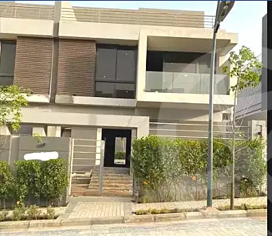 https://aqarmap.com.eg/en/listing/4248670-for-sale-cairo-el-sheikh-zayed-city-compounds-in-sheikh-zayed-el-patio-zahraa