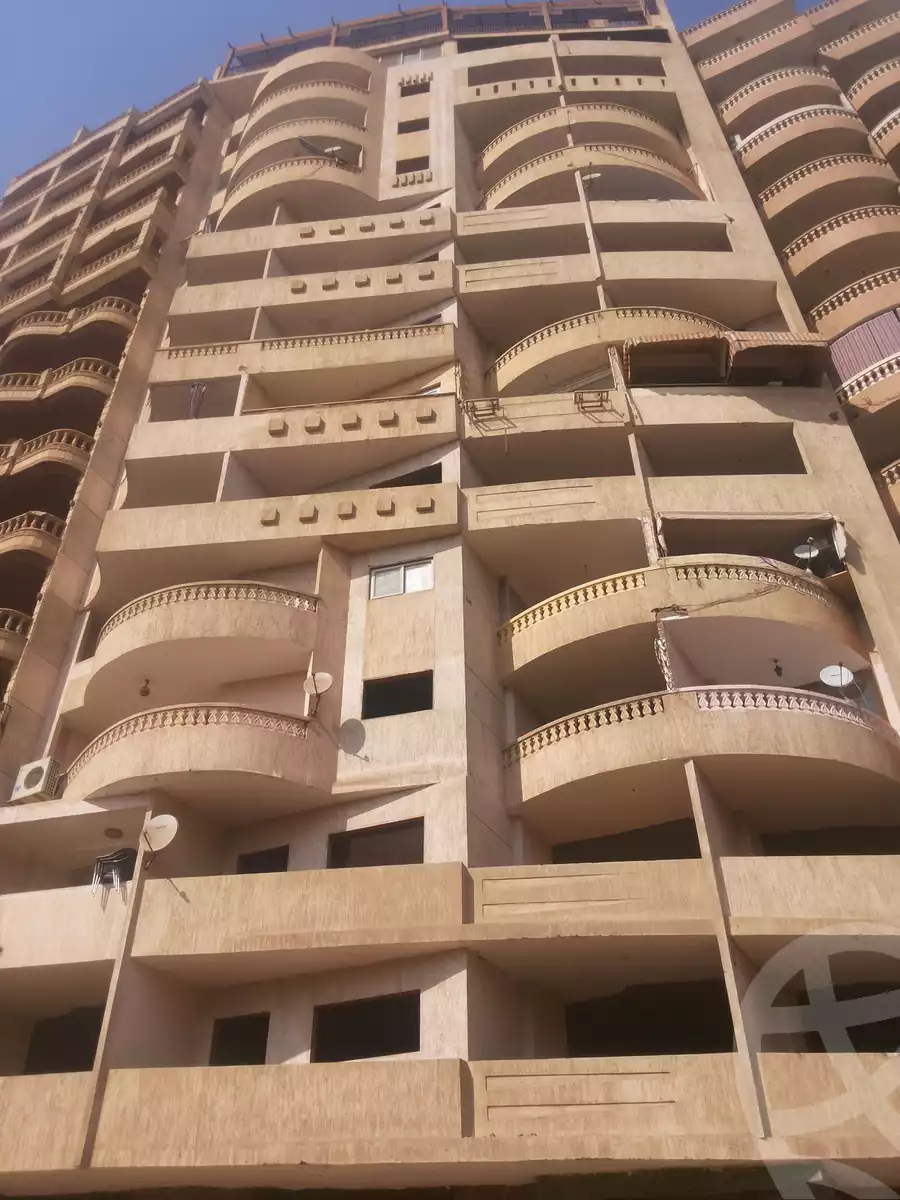 https://aqarmap.com.eg/en/listing/4253900-for-sale-cairo-helwan-kwrnysh-hlwn