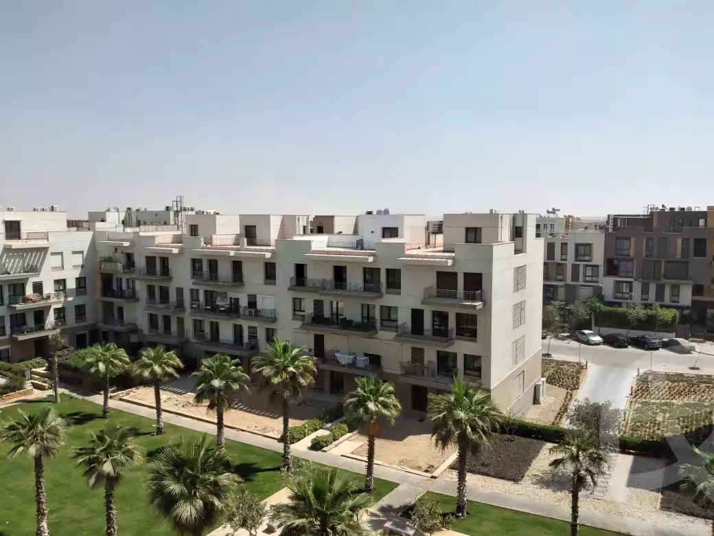https://aqarmap.com.eg/ar/listing/4260396-for-sale-cairo-el-sheikh-zayed-city-compounds-in-sheikh-zayed-the-courtyard