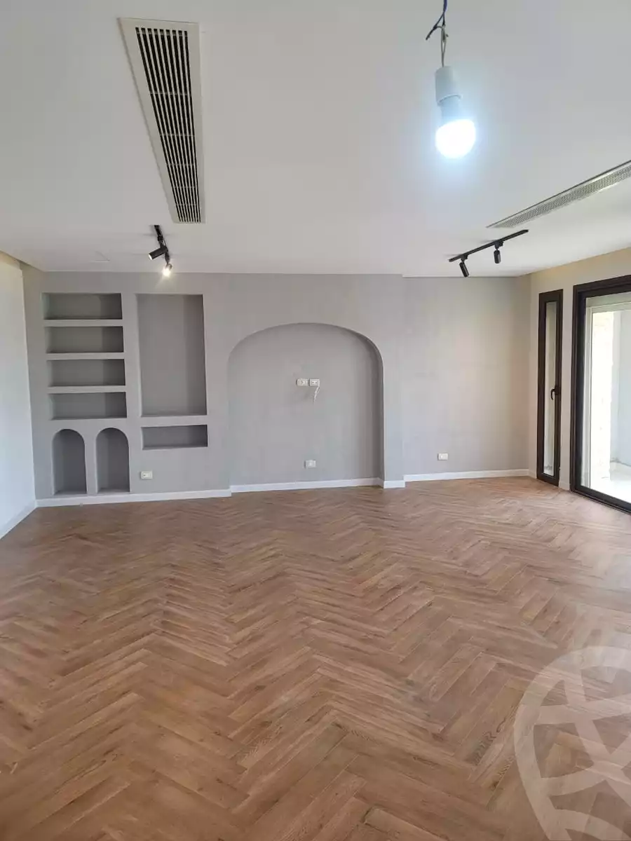 https://aqarmap.com.eg/ar/listing/4271438-for-sale-cairo-el-sheikh-zayed-city-compounds-in-sheikh-zayed-beverly-hills