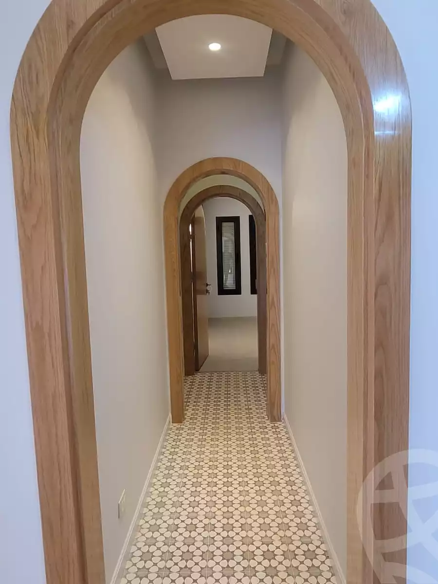 https://aqarmap.com.eg/ar/listing/4271828-for-sale-cairo-el-sheikh-zayed-city-compounds-in-sheikh-zayed-beverly-hills