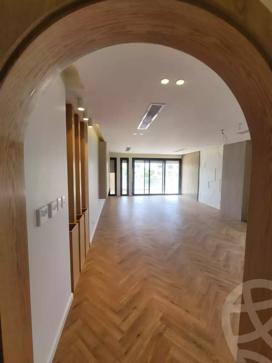 https://aqarmap.com.eg/ar/listing/4271828-for-sale-cairo-el-sheikh-zayed-city-compounds-in-sheikh-zayed-beverly-hills