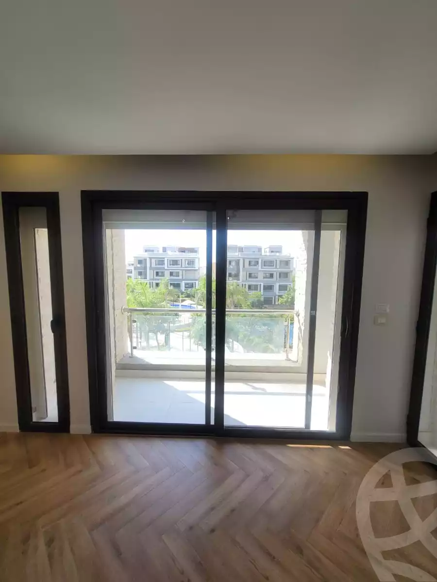 https://aqarmap.com.eg/ar/listing/4271828-for-sale-cairo-el-sheikh-zayed-city-compounds-in-sheikh-zayed-beverly-hills