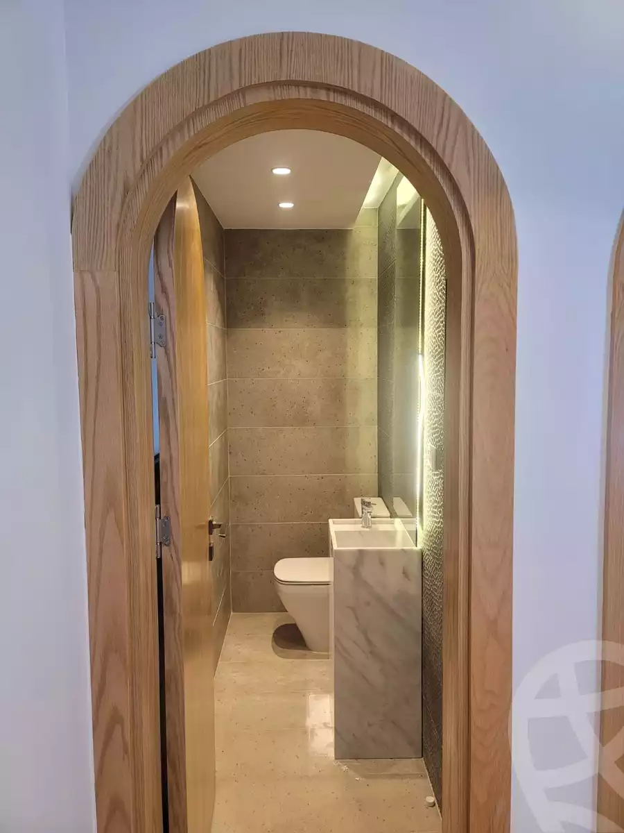 https://aqarmap.com.eg/ar/listing/4271828-for-sale-cairo-el-sheikh-zayed-city-compounds-in-sheikh-zayed-beverly-hills