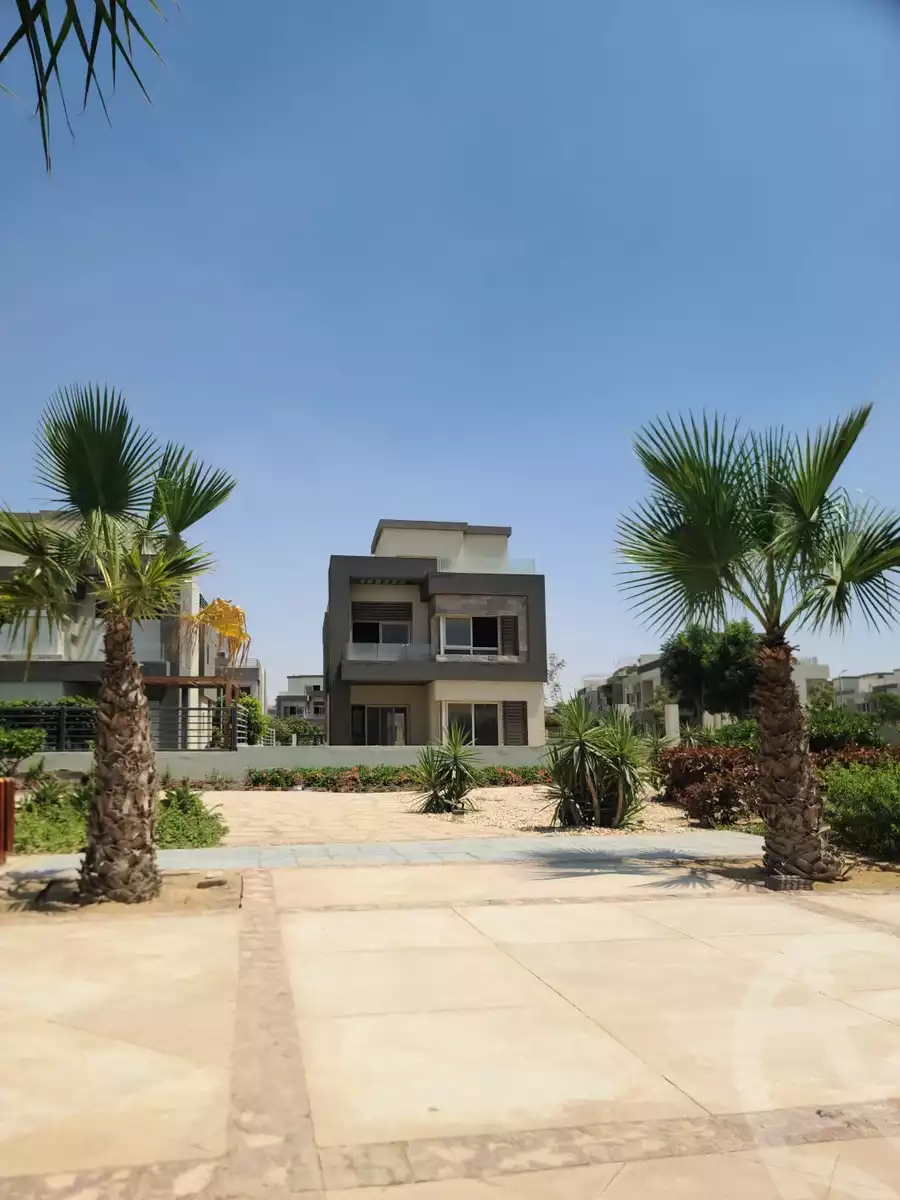 https://aqarmap.com.eg/en/listing/4272210-for-sale-cairo-new-cairo-compounds-hyde-park