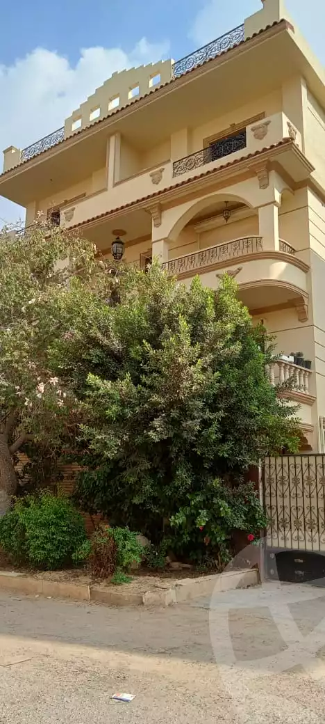 https://aqarmap.com.eg/en/listing/4273705-for-sale-cairo-el-shorouk-lhy-lthlth-grb-neighbourhood-2