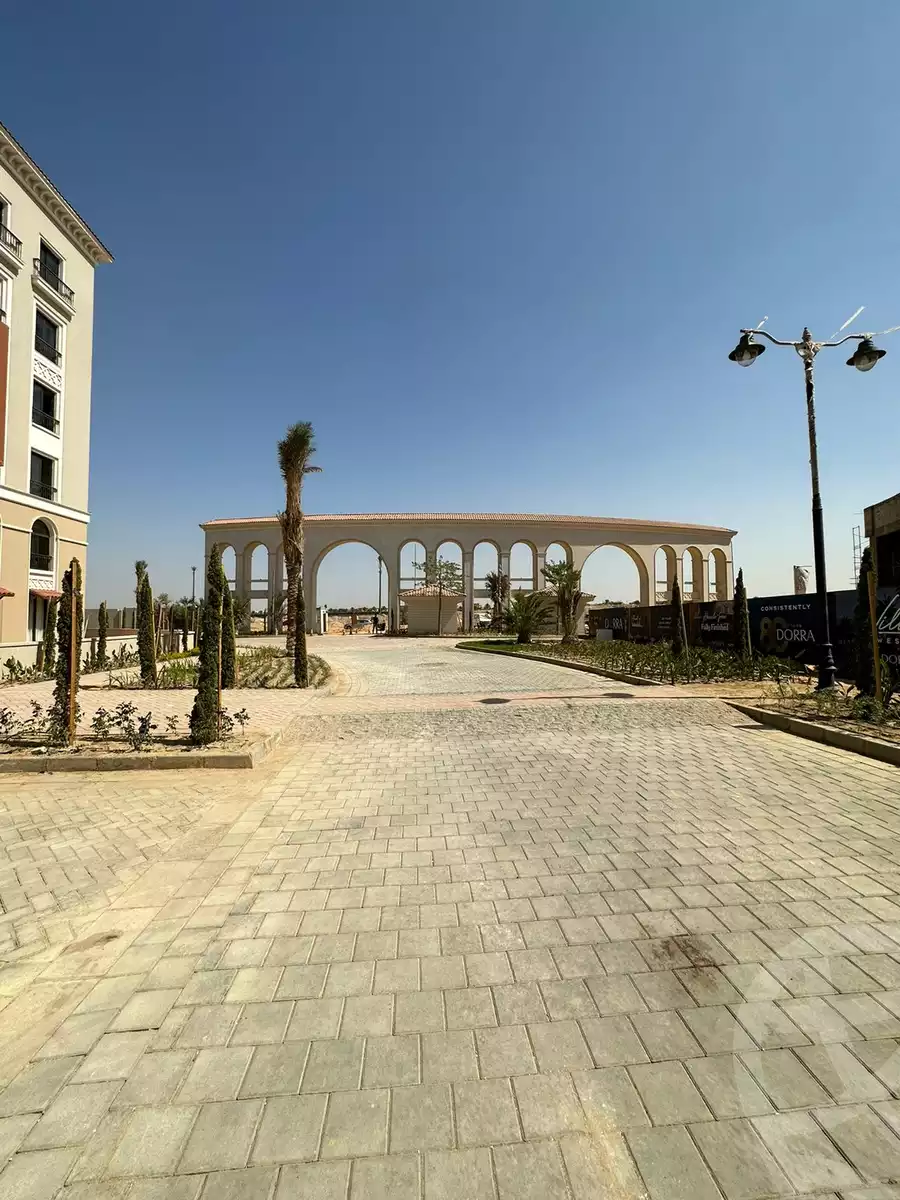 https://aqarmap.com.eg/en/listing/4275843-for-sale-cairo-el-sheikh-zayed-city-compounds-kmbwnd-fyldj-wyst-dr-llttwyr