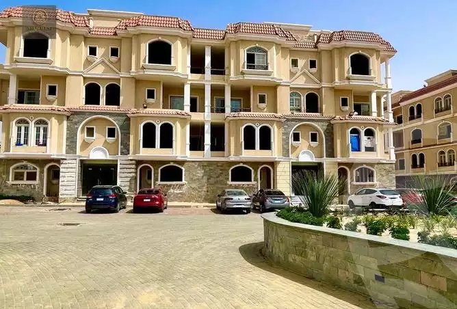 https://aqarmap.com.eg/en/listing/4276487-for-sale-cairo-6th-of-october-compounds-bhy