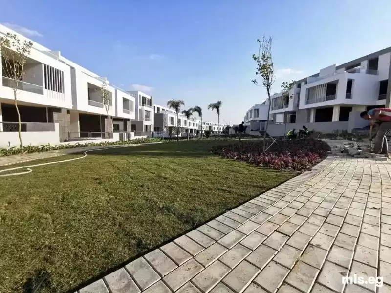https://aqarmap.com.eg/en/listing/4282435-for-sale-cairo-alex-cairo-desert-road-kmbwnd-fy-tryq-skndry-lshrwy-joulz-compound-inertia