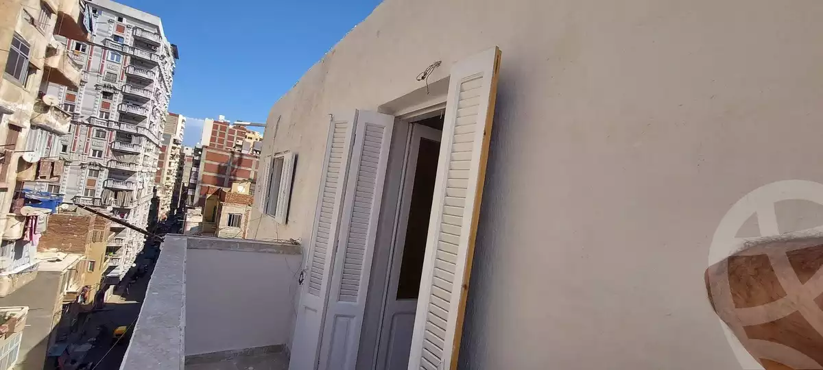 https://aqarmap.com.eg/en/listing/4289548-for-sale-alexandria-moharram-bey-ali-al-askandarani-st
