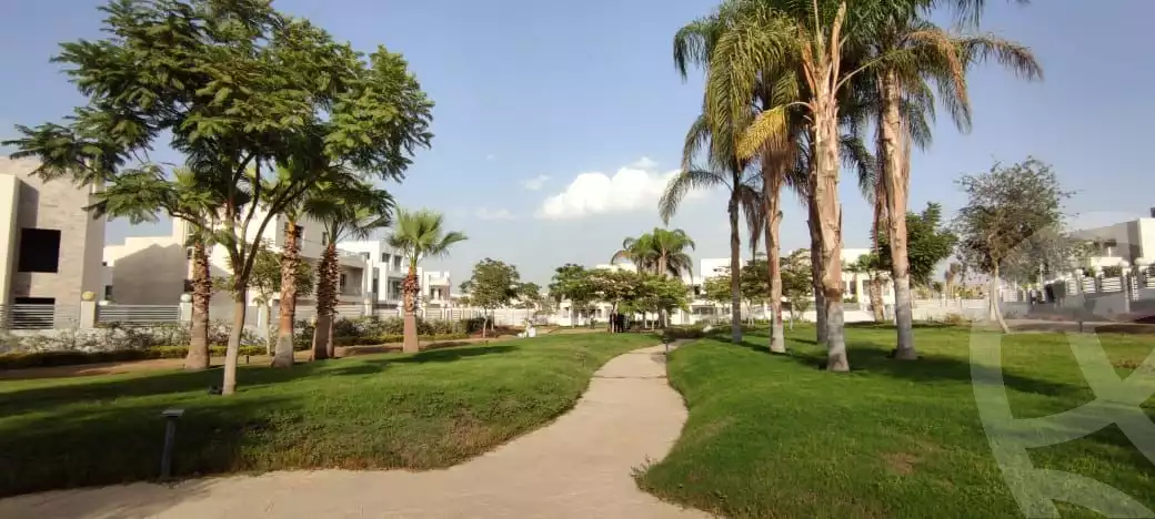 https://aqarmap.com.eg/en/listing/4291024-for-sale-cairo-6th-of-october-compounds-cleopatra-square