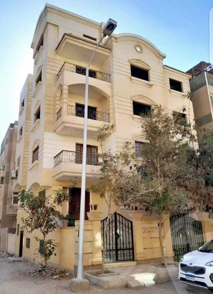 https://aqarmap.com.eg/en/listing/4294765-for-sale-cairo-6th-of-october-el-ahyaa-neighborhood-2nd
