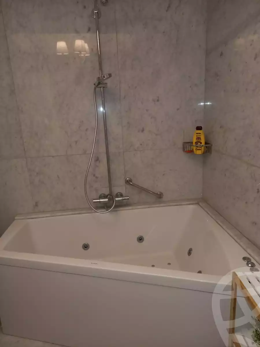 https://aqarmap.com.eg/ar/listing/4318351-for-rent-cairo-new-cairo-compounds-remas