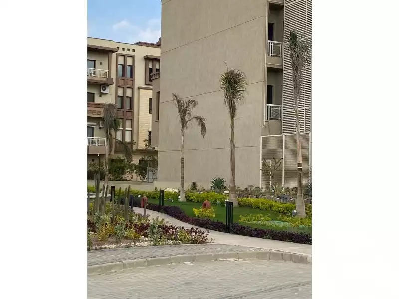 https://aqarmap.com.eg/en/listing/4320241-for-sale-cairo-6th-of-october-compound-green-5