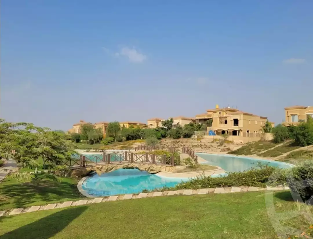 https://aqarmap.com.eg/en/listing/4327435-for-sale-cairo-el-sheikh-zayed-city-compounds-in-sheikh-zayed-royal-meadows