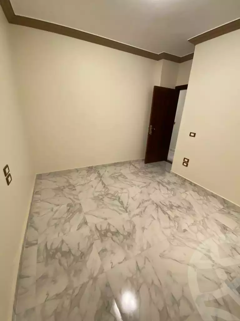 https://aqarmap.com.eg/ar/listing/4316714-for-sale-cairo-new-cairo-compounds-dh-ykwn-ryzdns-styl-hwm