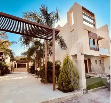 https://aqarmap.com.eg/en/listing/4332005-for-sale-cairo-el-sheikh-zayed-city-compounds-greens