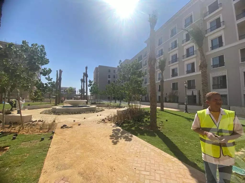 https://aqarmap.com.eg/en/listing/4348216-for-sale-cairo-el-sheikh-zayed-city-compounds-kmbwnd-fyldj-wyst-dr-llttwyr