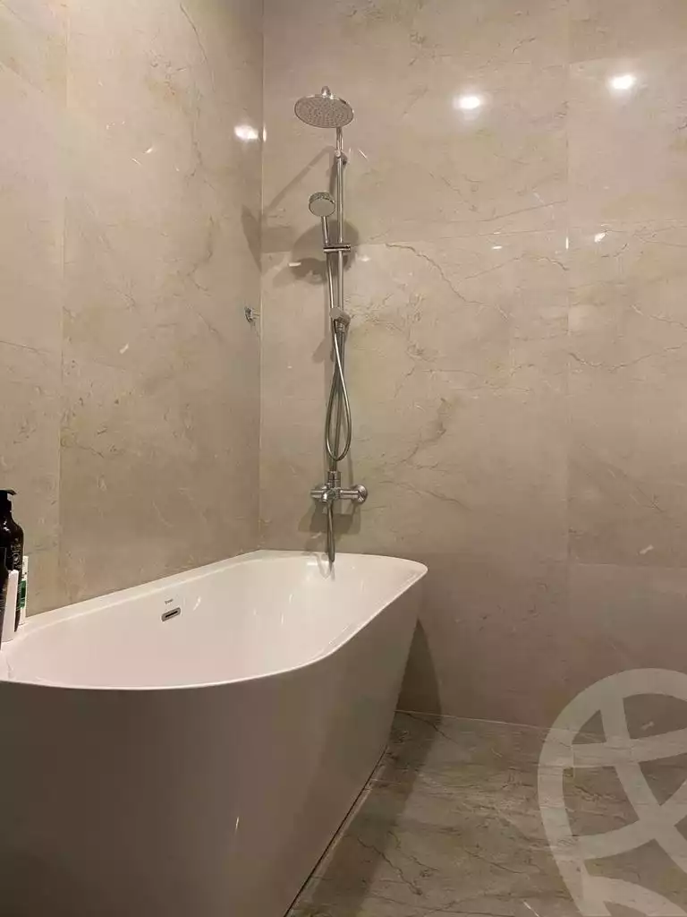 https://aqarmap.com.eg/en/listing/4351333-for-sale-cairo-el-sheikh-zayed-city-lshykh-zyd-ljdyd-al-karma-gates