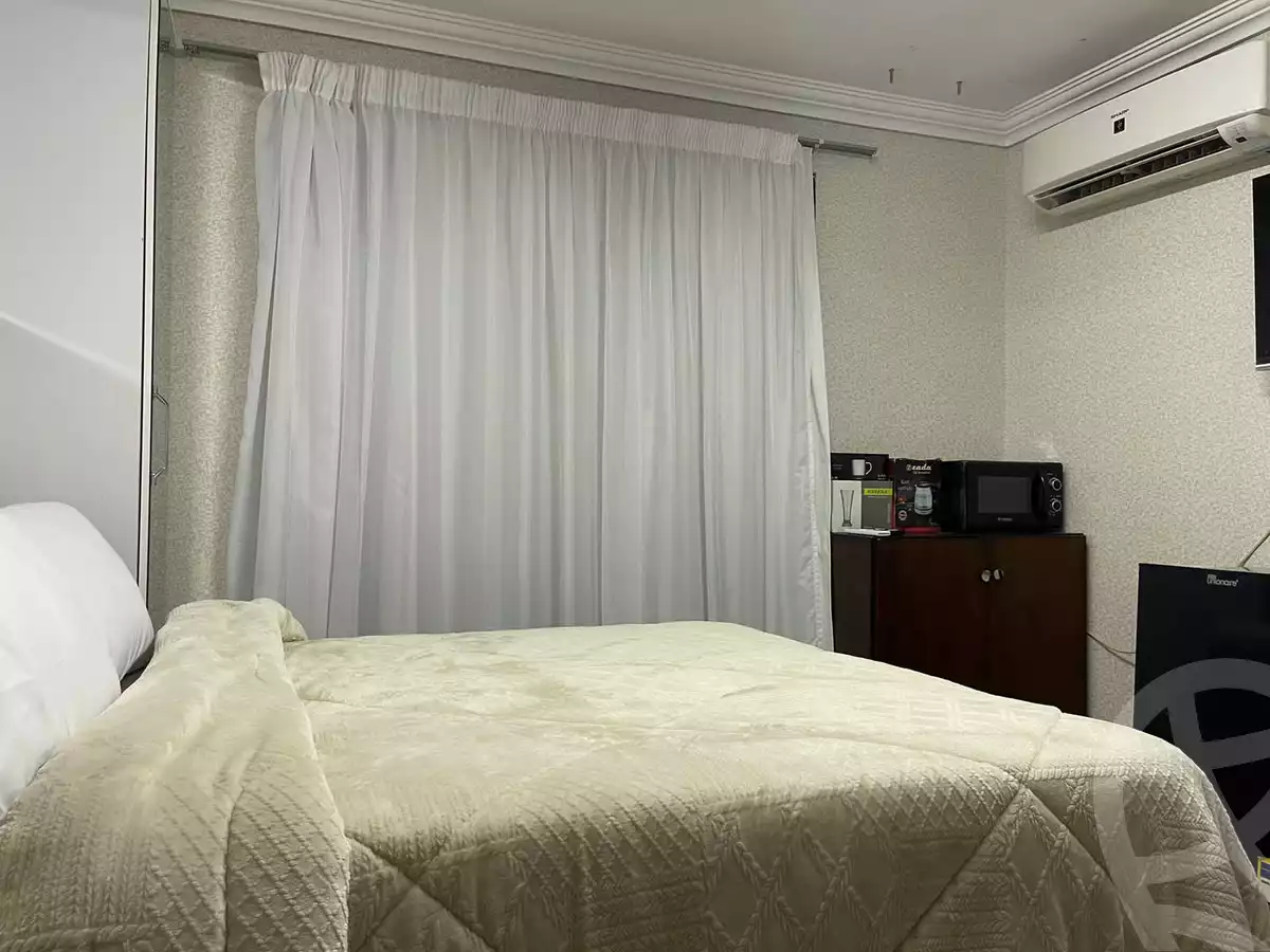 https://aqarmap.com.eg/en/listing/4369235-for-rent-cairo-el-sheikh-zayed-city-compounds-kmbwnd-wyst-twn-swdyk