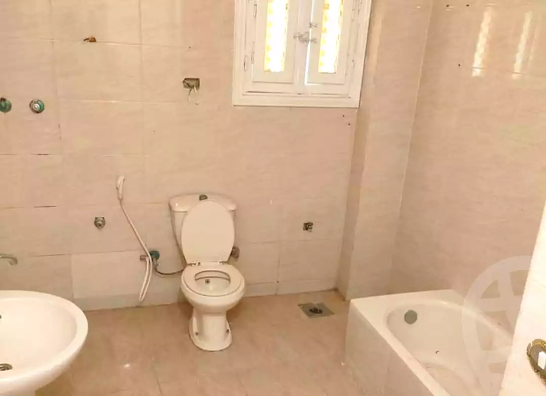 https://aqarmap.com.eg/ar/listing/4377647-for-rent-cairo-ain-shams-6-october-st