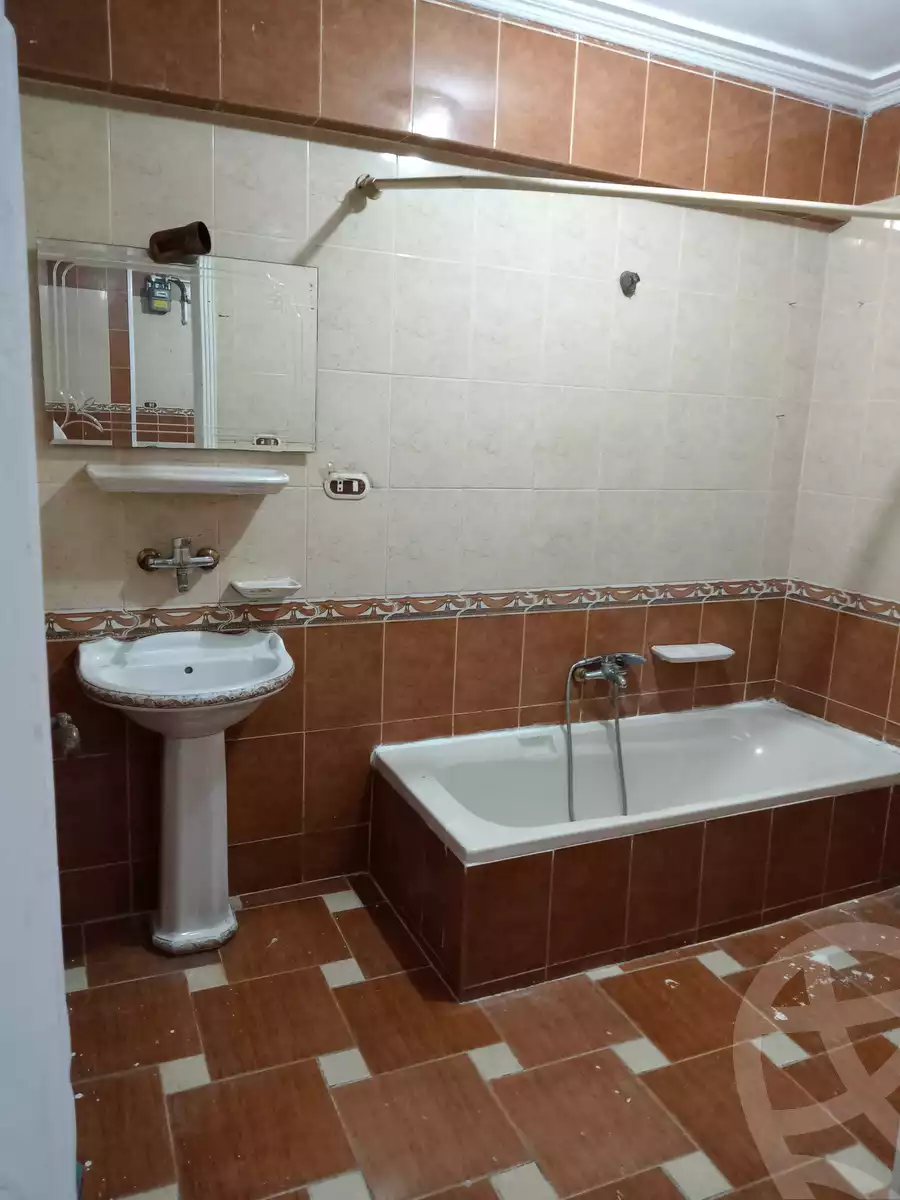 https://aqarmap.com.eg/en/listing/4381704-for-sale-alexandria-lsywf-el-falki