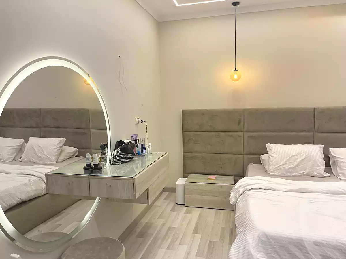 https://aqarmap.com.eg/ar/listing/4405931-for-sale-cairo-new-cairo-south-investors-mohammed-nagib-axis-st
