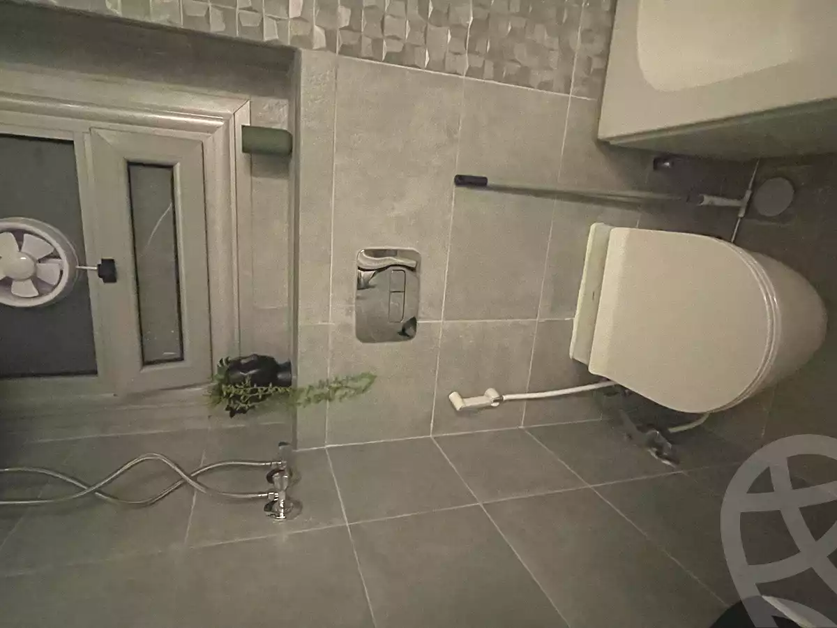 https://aqarmap.com.eg/ar/listing/4405931-for-sale-cairo-new-cairo-south-investors-mohammed-nagib-axis-st