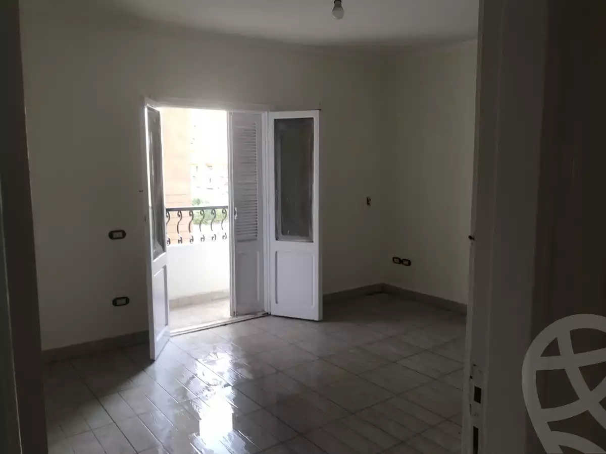 https://aqarmap.com.eg/en/listing/4518391-for-rent-cairo-6th-of-october-el-ahyaa-neighborhood-4th-school-st