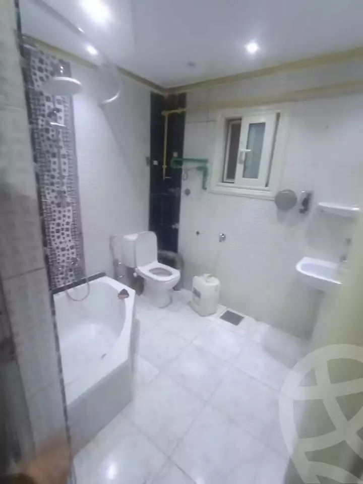 https://aqarmap.com.eg/ar/listing/4543887-for-rent-alexandria-el-seyouf-mostafa-kamel-st