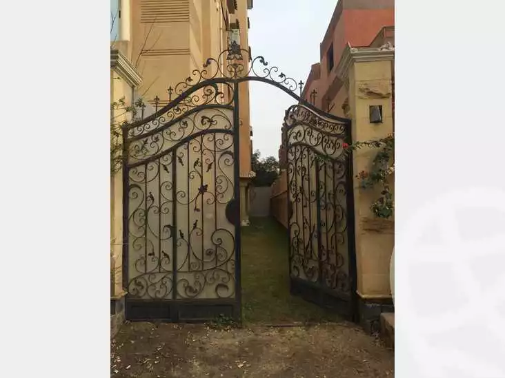 https://aqarmap.com.eg/en/listing/5595750-for-sale-cairo-al-oubour-el-hay-el-sades-el-sheikh-mohamed-refaat-st