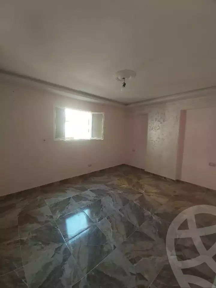 https://aqarmap.com.eg/en/listing/4574674-for-sale-alexandria-ganaklis-shr-mrtdy-bsh