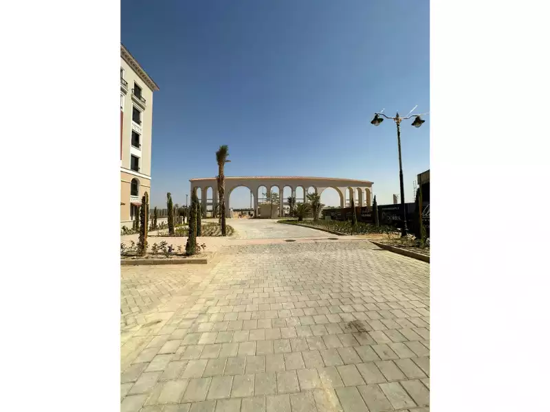 https://aqarmap.com.eg/en/listing/4621793-for-sale-cairo-el-sheikh-zayed-city-compounds-kmbwnd-fyldj-wyst-dr-llttwyr