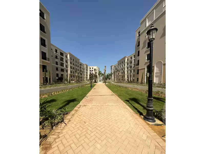 https://aqarmap.com.eg/en/listing/4621793-for-sale-cairo-el-sheikh-zayed-city-compounds-kmbwnd-fyldj-wyst-dr-llttwyr