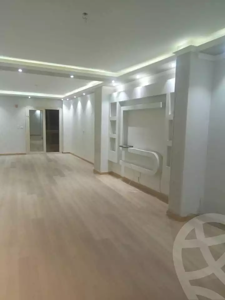 https://aqarmap.com.eg/en/listing/4661450-for-rent-cairo-mokattam-shareaa-9