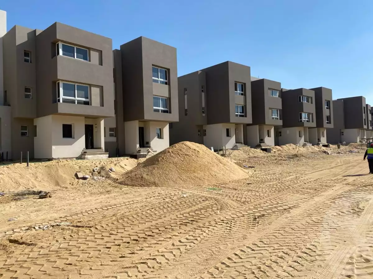 https://aqarmap.com.eg/ar/listing/4664252-for-sale-cairo-el-sheikh-zayed-city-compounds-in-sheikh-zayed-etapa