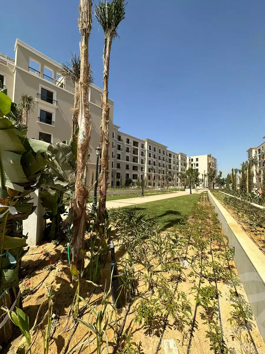 https://aqarmap.com.eg/ar/listing/4672611-for-sale-cairo-el-sheikh-zayed-city-compounds-kmbwnd-fyldj-wyst-dr-llttwyr