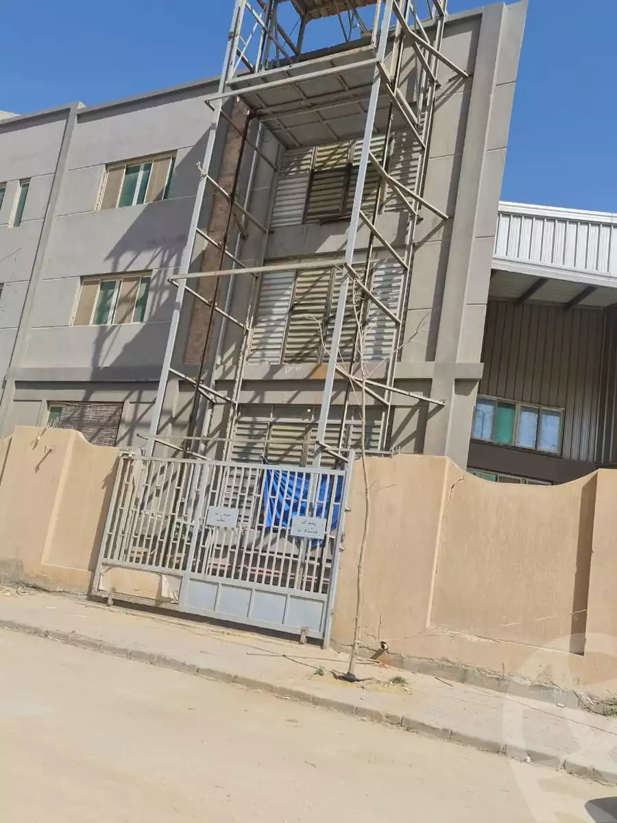 https://aqarmap.com.eg/ar/listing/4702725-for-rent-cairo-new-cairo-el-maantiqah-el-sinaiyyah