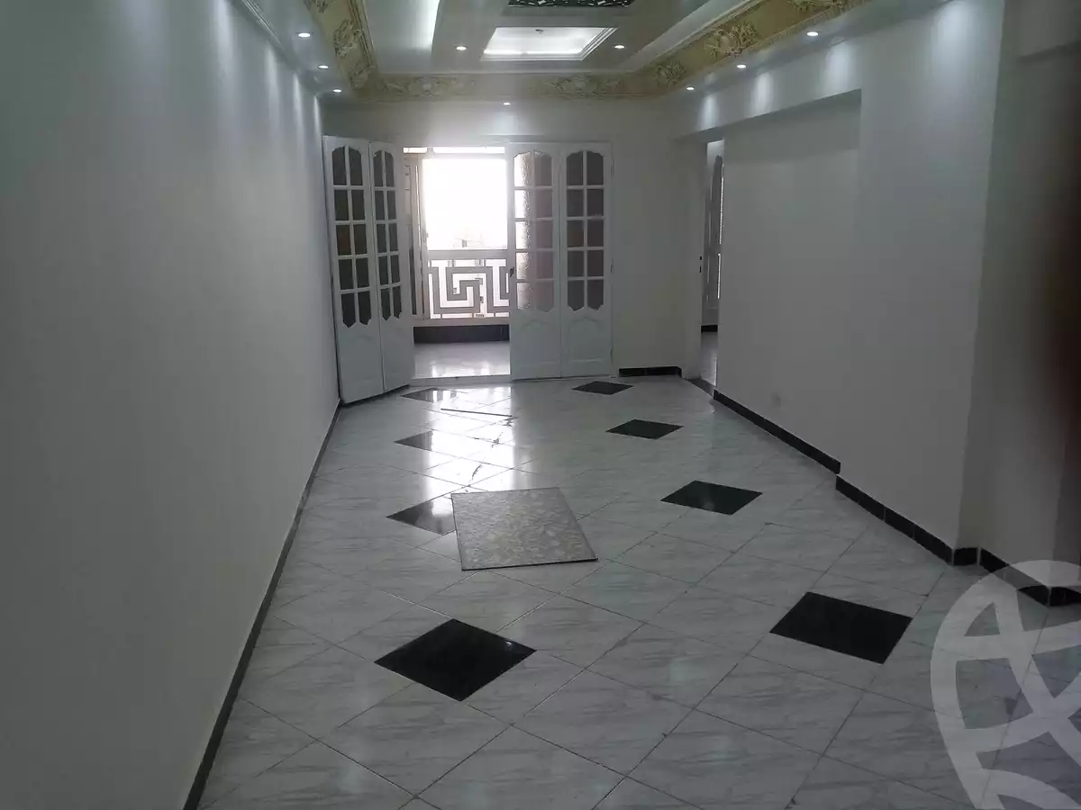 https://aqarmap.com.eg/ar/listing/4724113-for-sale-alexandria-miami-khld-bn-lwlyd