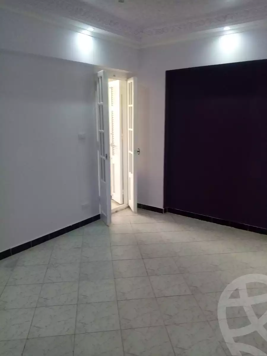 https://aqarmap.com.eg/ar/listing/4724113-for-sale-alexandria-miami-khld-bn-lwlyd