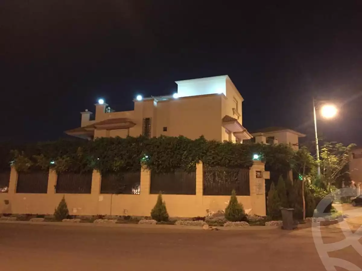https://aqarmap.com.eg/en/listing/5421279-for-sale-cairo-el-sheikh-zayed-city-compounds-royal-city
