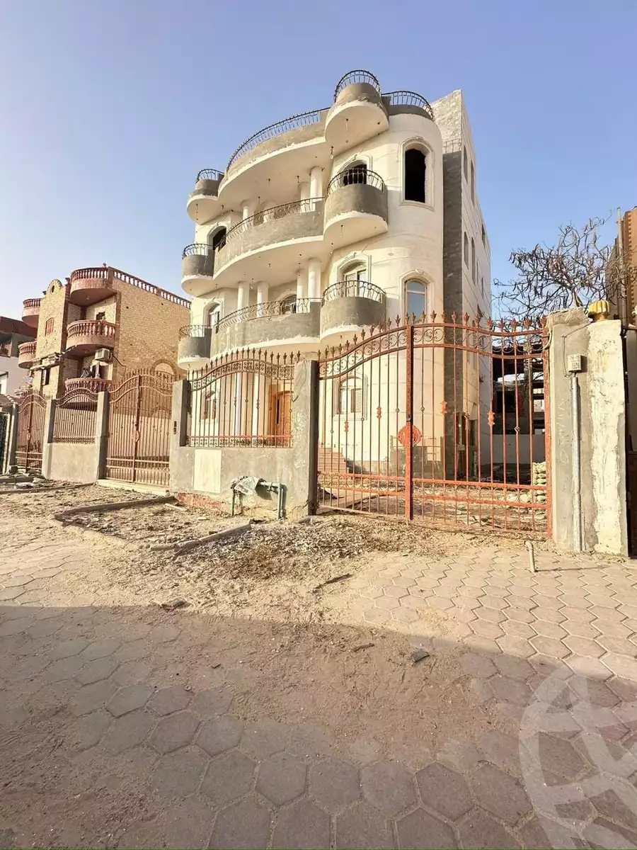 https://aqarmap.com.eg/ar/listing/4777386-for-sale-monufia-sadat-city-lmnqt-lkhms