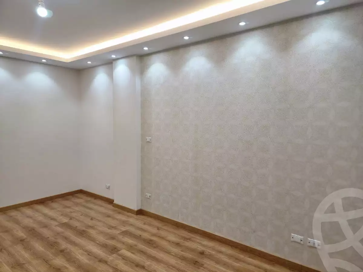 https://aqarmap.com.eg/en/listing/4777895-for-sale-cairo-new-cairo-lrhb-city-phase-4-mostafa-el-nahaas-st