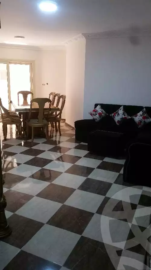 https://aqarmap.com.eg/ar/listing/4784147-for-rent-alexandria-el-montazah-el-malek-st