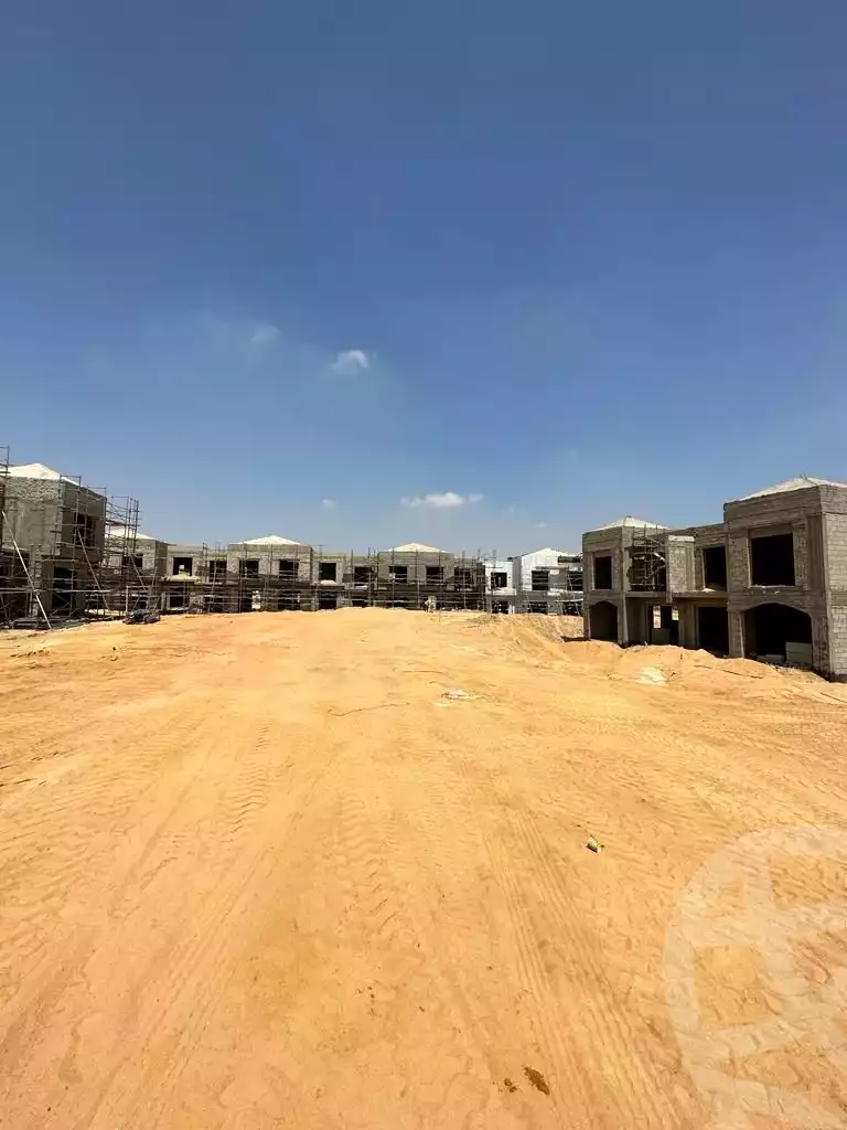 https://aqarmap.com.eg/en/listing/4792172-for-sale-cairo-el-sheikh-zayed-city-compounds-kmbwnd-fyldj-wyst-dr-llttwyr