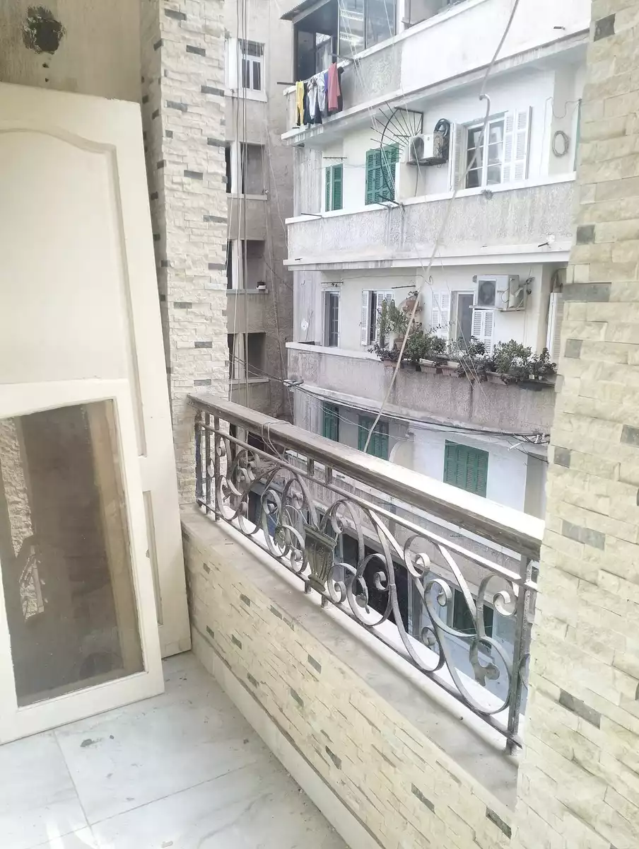 https://aqarmap.com.eg/ar/listing/4802696-for-sale-alexandria-sporting-ahmed-allam-st